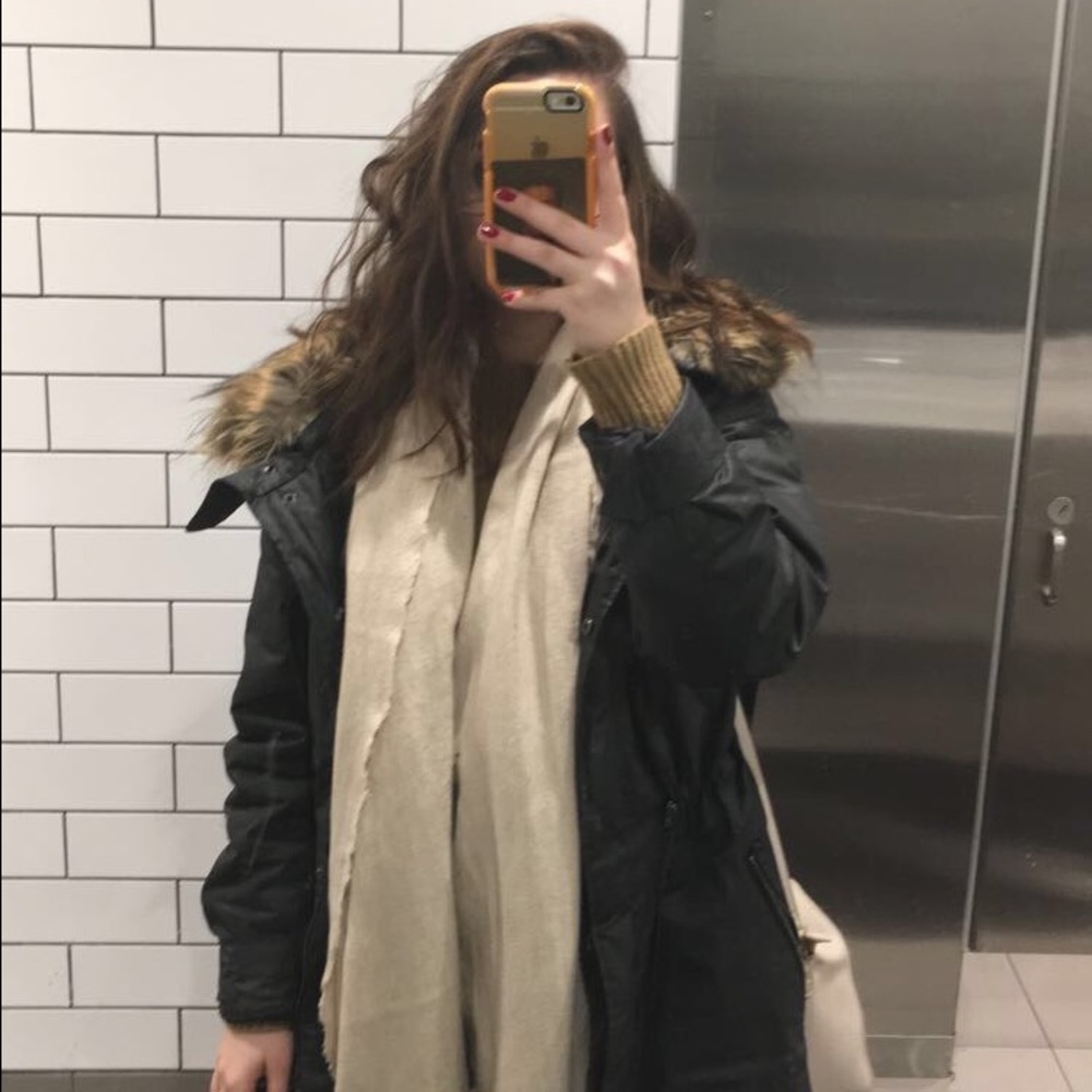 Meet your Posher, Gabriella