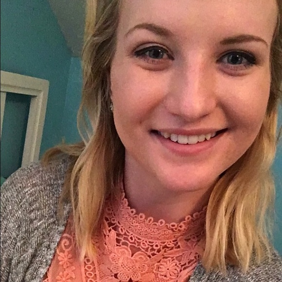 Meet your Posher, Emily