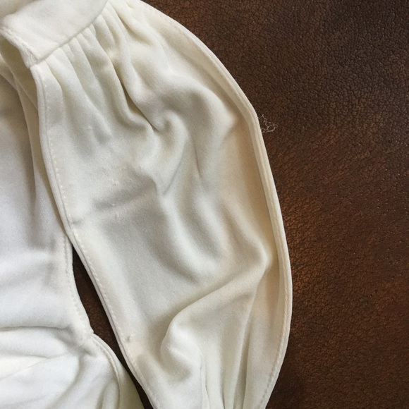 Ruched cream top. - Picture 4 of 4