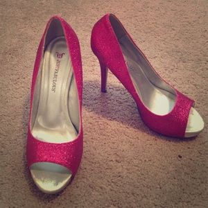 *LAST CHANCE!* Hot Pink Glitter Heels! 👠🎀