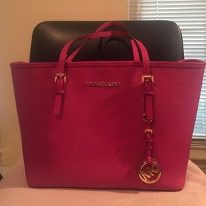 Micheal kors authentic purse