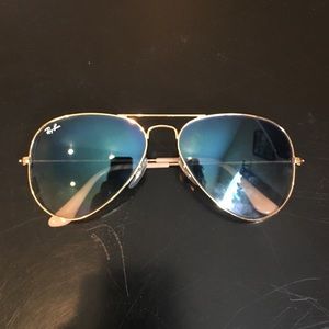Ray-Ban Aviator light blue gradient