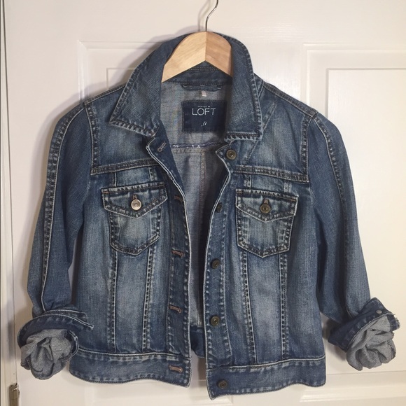 LOFT Denim Cropped Jacket || Closet Staple