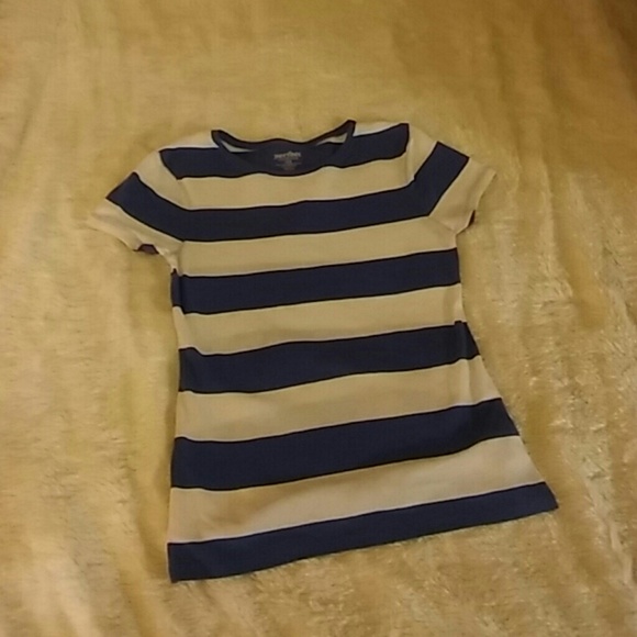Old Navy Short Sleeved Shirt - Picture 3 of 4