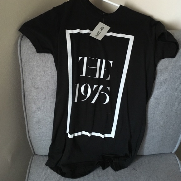 The 1975 tee