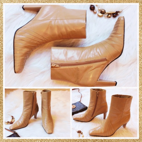 Ann Marino Shoes - 🎀ANN MARINO Tan Leather Ankle Boots