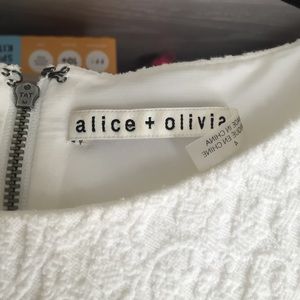 Alice + Olivia Dresses - Alice + Olivia beautiful dress Alice + Olivia Dresses - Alice + Olivia beautiful dress
