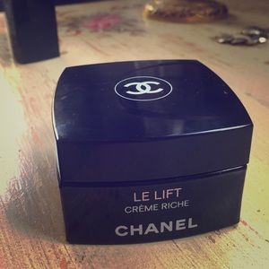 CHANEL Le Lift Crème Riche