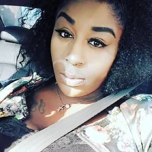 Meet your Posher, Iesha