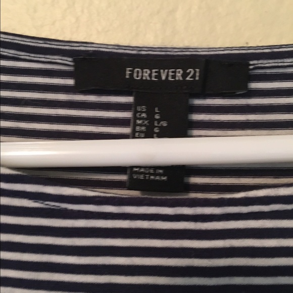 Forever 21 Striped Crop Top - Picture 2 of 4