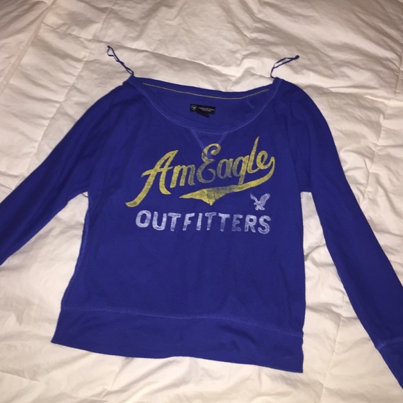 American eagle long sleeve shirt.