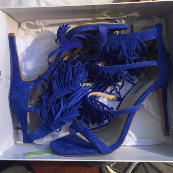 Blue suede (fringe) shoes