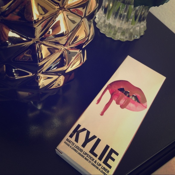 Kylie Lip Kit- candy k