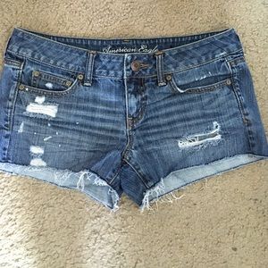 American Eagle Outfitter distressed jean shorts