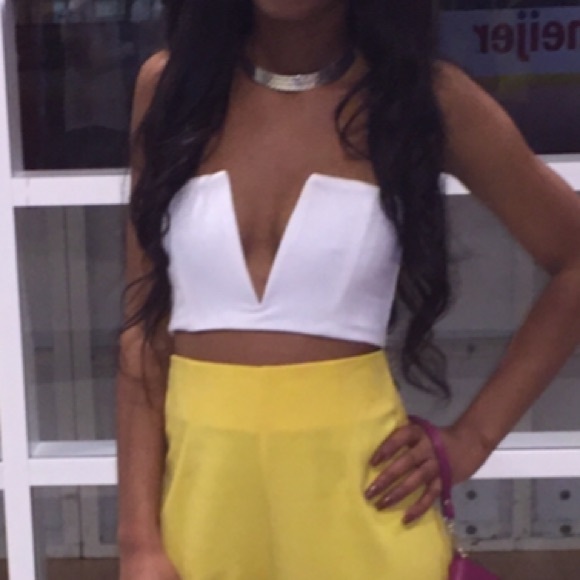 V-Shape Crop Top - Picture 1 of 3