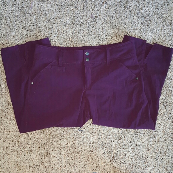 Athleta crops size 8