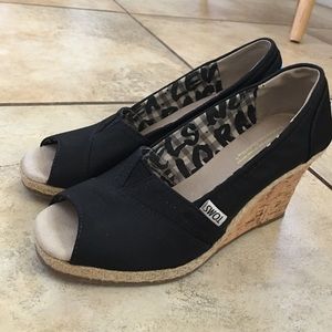 Toms wedges