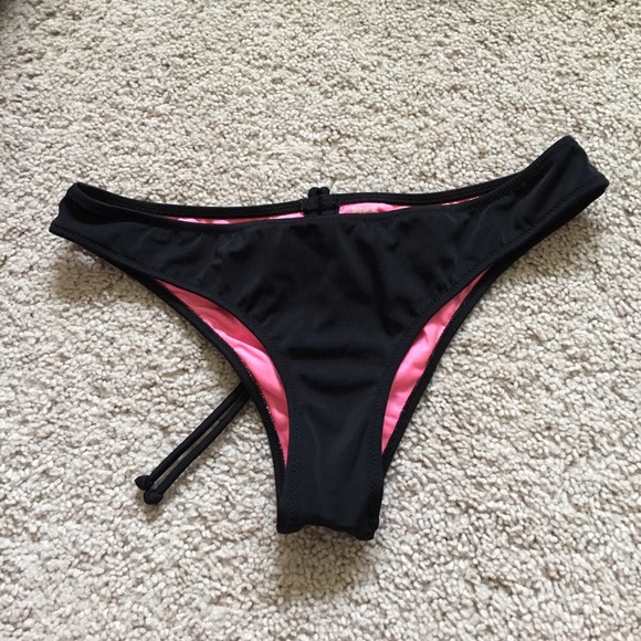 Pink cheeky bikini bottoms with cute tie