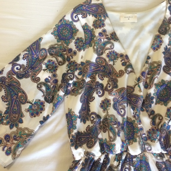 Gorgeous paisley deep v romper - Picture 2 of 3