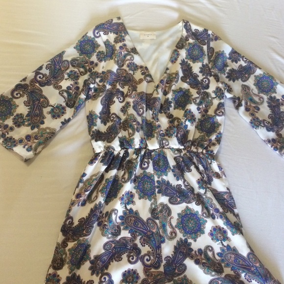 Gorgeous paisley deep v romper - Picture 3 of 3