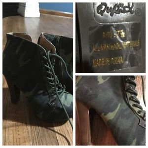 Camo boots/heels