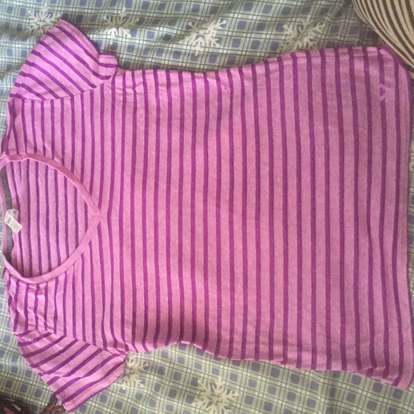 In new condition underarmour workout shirt