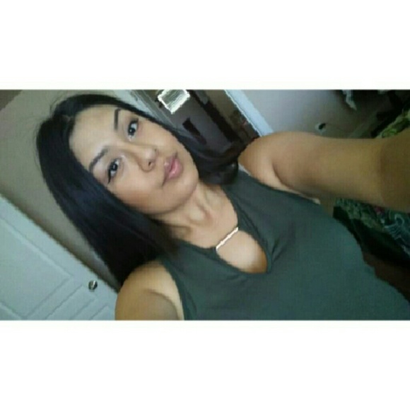 Meet your Posher, Natalie - Picture 2 of 4