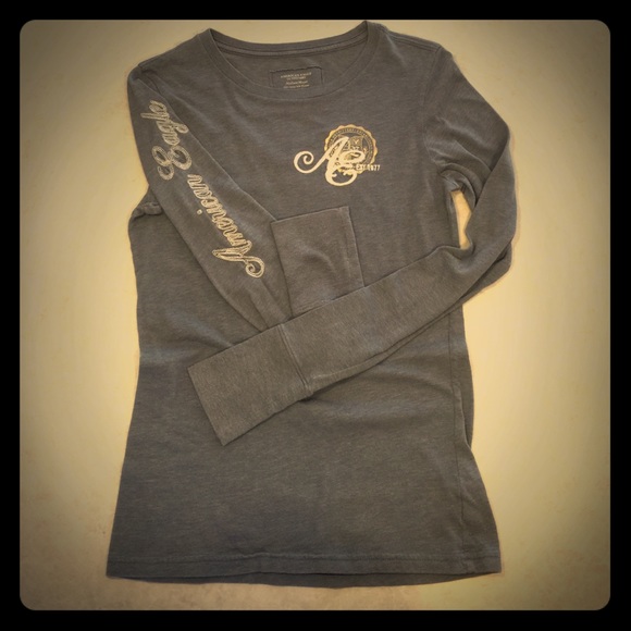 Women's American Eagle shirt.