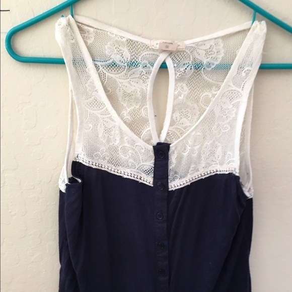 Super cute top only wore a few times! - Picture 1 of 3