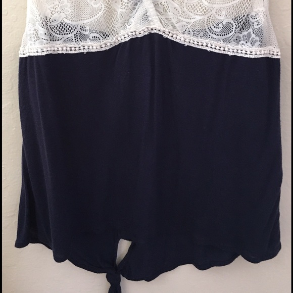 Super cute top only wore a few times! - Picture 3 of 3