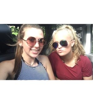 Meet your Posher, Madelyn