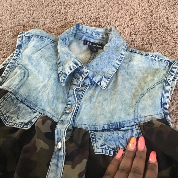 Top - Picture 2 of 2