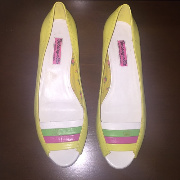 Yellow Peep-toe Wedge