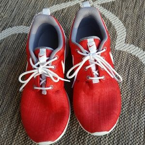 SOLD🚫Red nike roshe