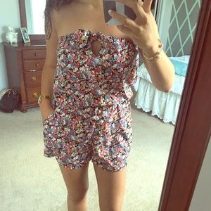 Strapless flower romper