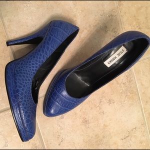 Steve Madden blue heels