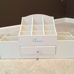 PB Teen beauty organizer- monogrammed with "Anna"