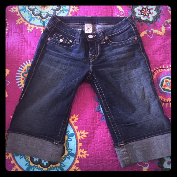 Like New! True Religion Bermuda Jean Shorts size29 - Picture 1 of 2