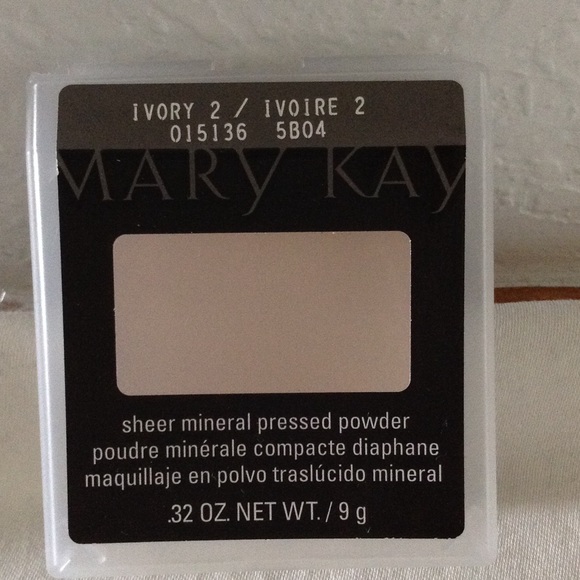 Mary Kay sheer mineral pressed powder Ivory 2