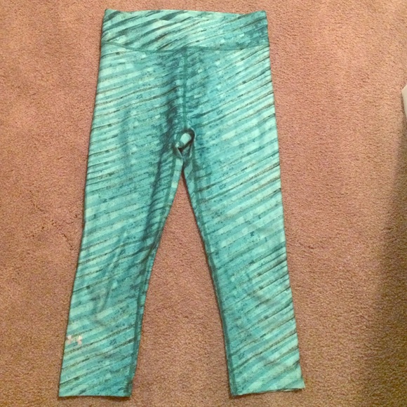 Size small. Champion workout/yoga capris