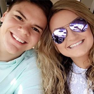 Meet your Posher, Caitlyn