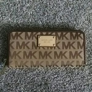 **SOLD**👛 michael kors wallet