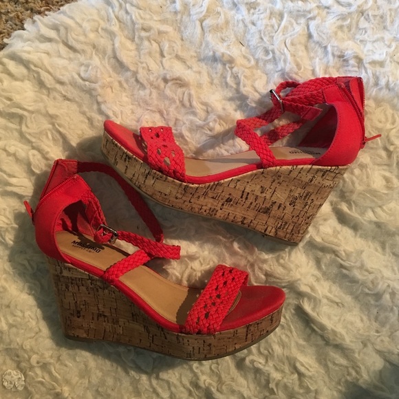 Red wedges