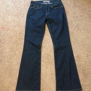 ☀️Modern Bootcut Levi Jeans☀️