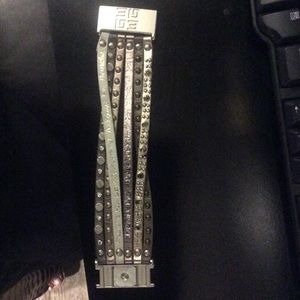 Good works make a difference bracelet.