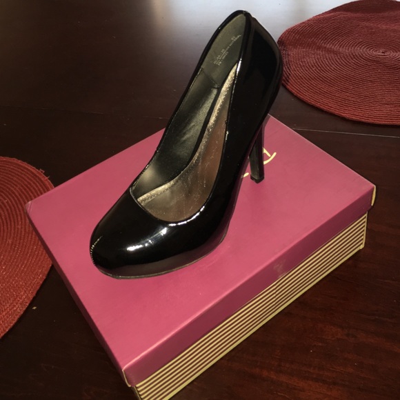 Black 6.5 high heels