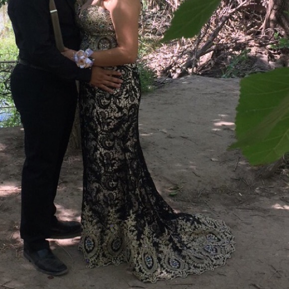 Dress - Picture 2 of 4