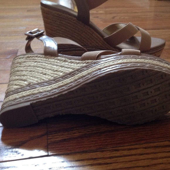 Charles David wedges - Picture 3 of 4