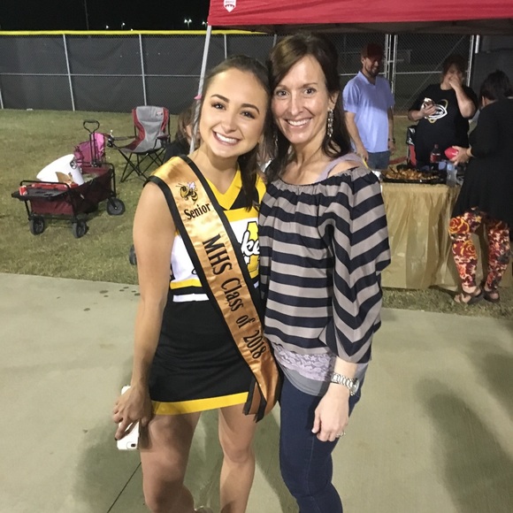 Meet your Posher, Tabitha - Picture 2 of 4