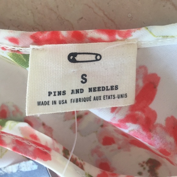 Floral romper small with tags - Picture 2 of 3